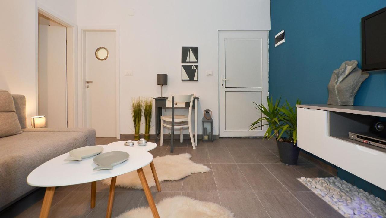 Marineblue Apartment โตรกีร์ ภายนอก รูปภาพ