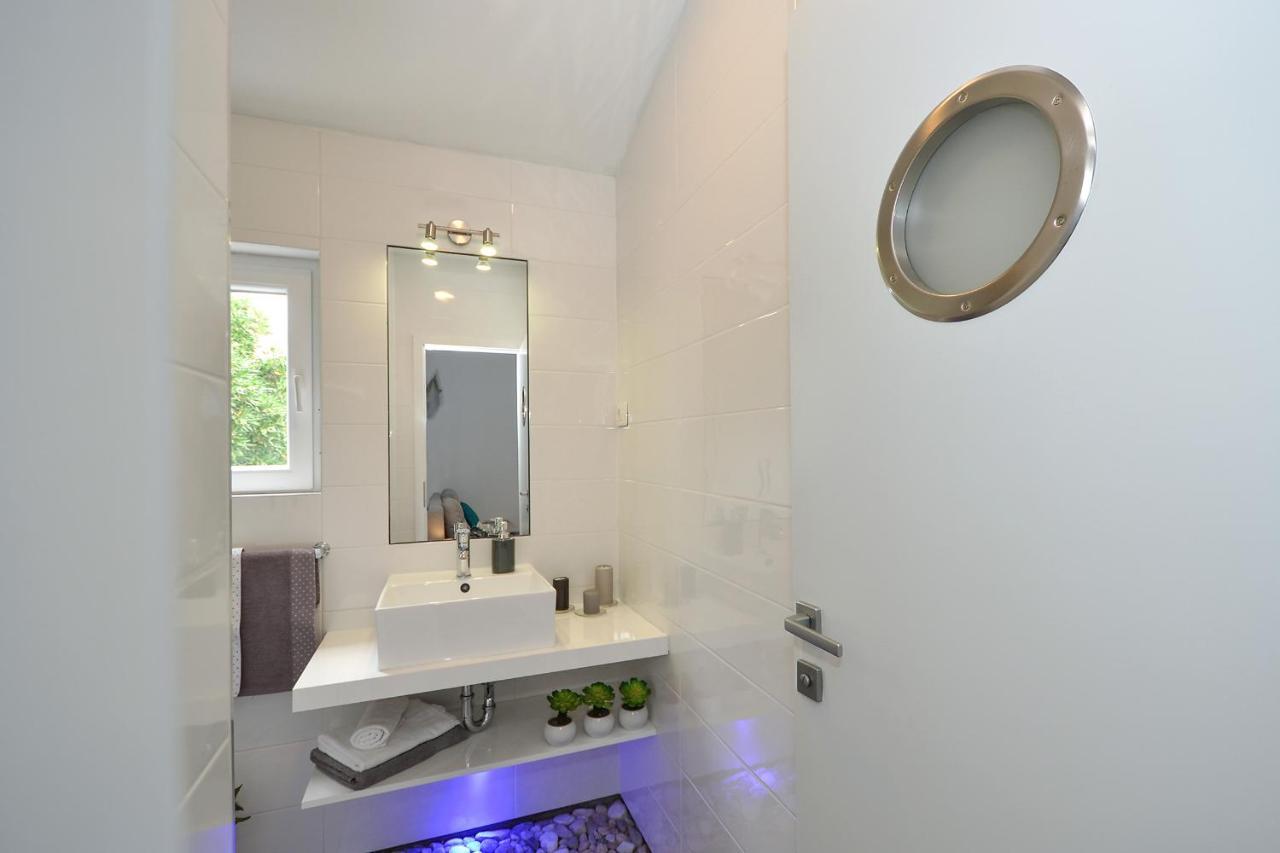 Marineblue Apartment โตรกีร์ ภายนอก รูปภาพ